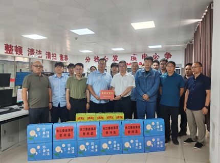 马水山带队到ng电子游戏公司风电场调研，为一线职工“送清冷”