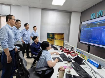 公司辅导到皂市水库防汛一线带班值守